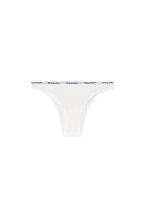 شورت زنانه Calvin Klein سفید با کش و لوگوی برند مناسب استفاده روزمره