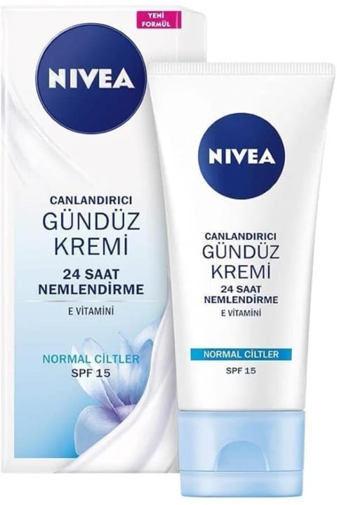 NIVEA Essentials طراوت‌بخش کرم روز 50 میلی‌لیتر