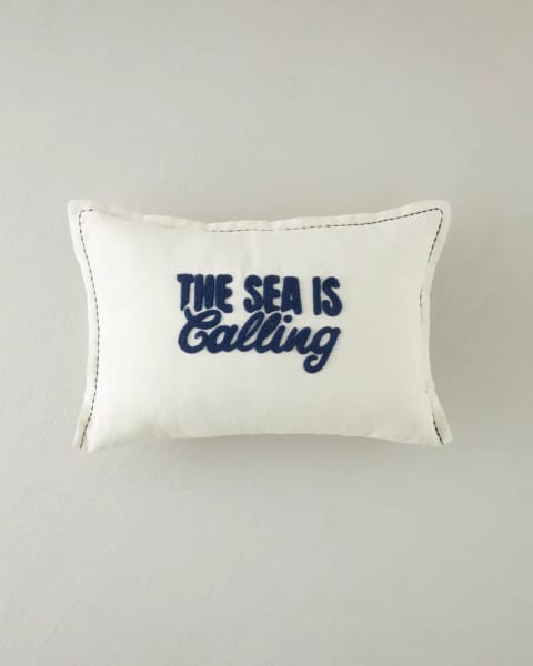 کوسن پرشده The Sea Is Calling مدل Dolgulu 33x50 سانتی‌متر سرمه‌ای-بژ