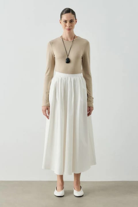 دامن گاباردین سفید با پلیسه پهن