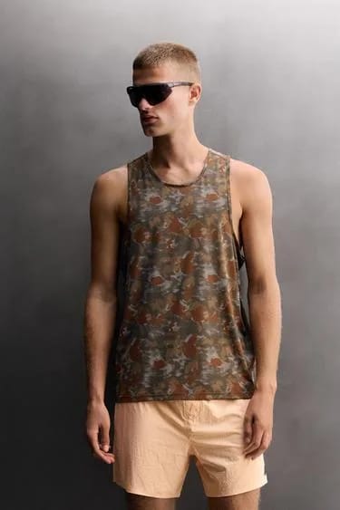 ABSTRACT PRINT RUNNING TANK