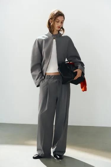 ELASTICATED PLEATED TROUSERS شلوار پلیسه کشدار