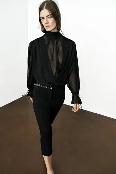 Zara تاپ دراپه با بند پشت